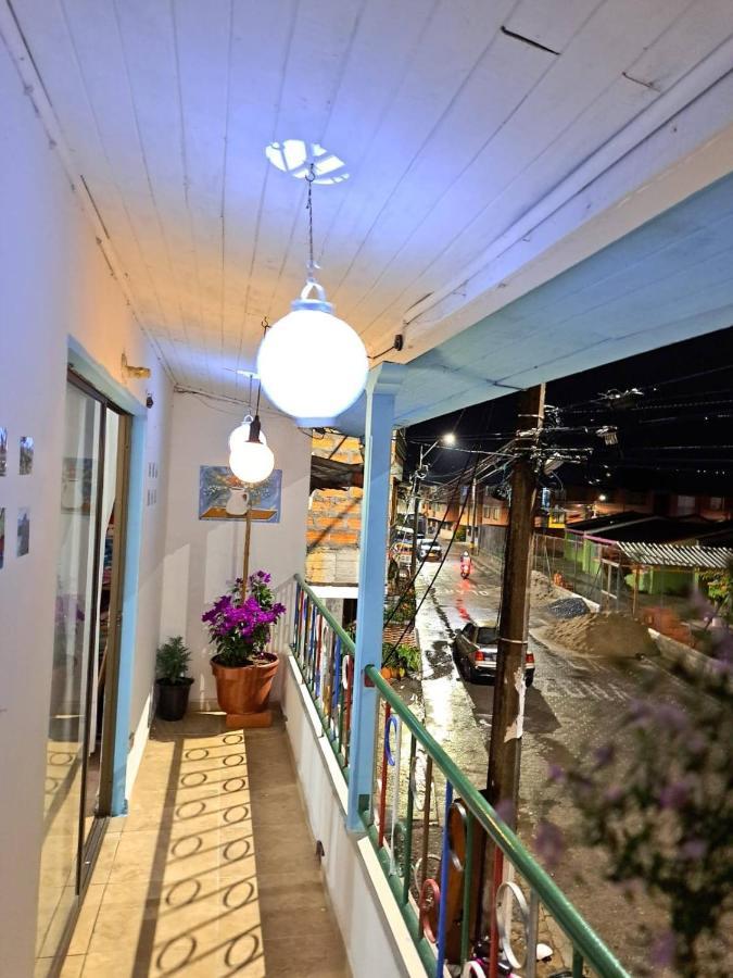 Artesanos Y Turistas Lejlighed Guatapé Eksteriør billede